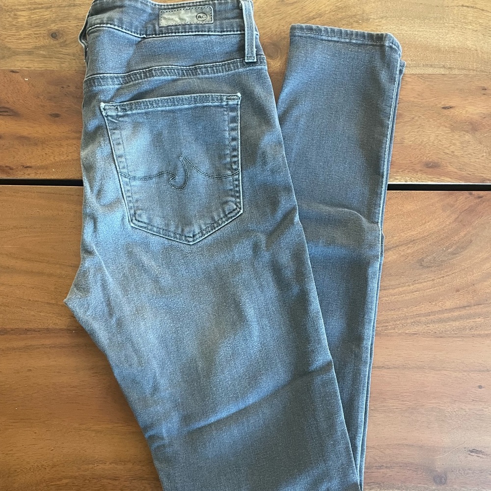 AG Farrah Skinny Size 27 in Grey